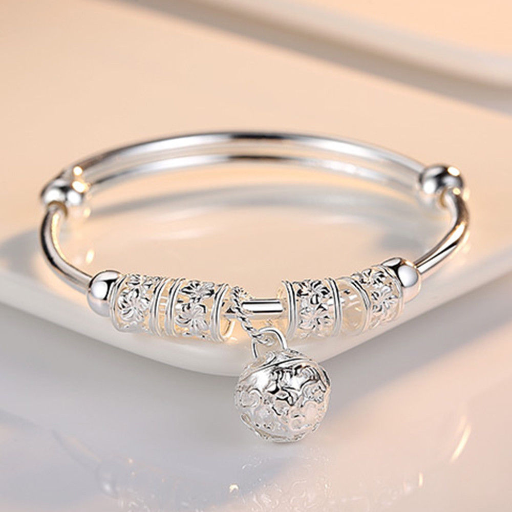 A CONTEMPORARY TOUCH - BRACELET- STYLE WITH PRECIOUS SIMPLICITY - AT 70% DISCOUNT